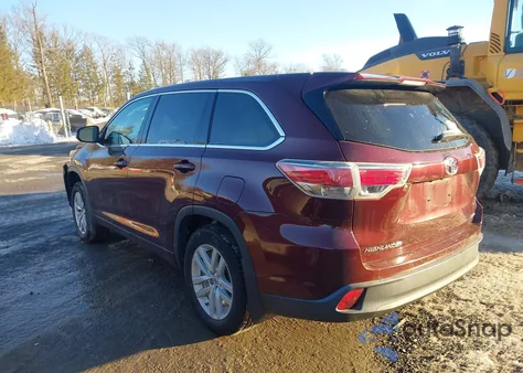 2015 Toyota Highlander Le V6 z USA, uszkodzony, nr VIN 5TDBKRFH1FS117211